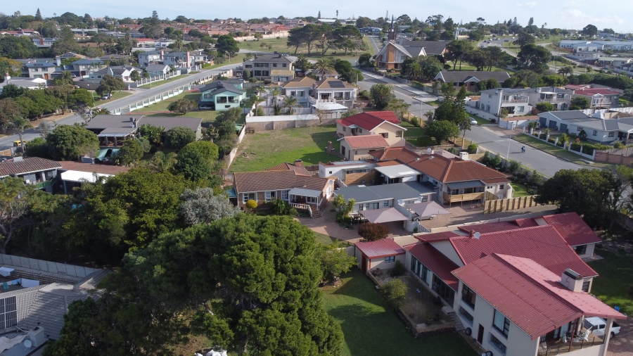 4 Bedroom Property for Sale in Mossel Bay Central Western Cape